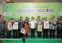 Rika Fatimah P.L., Dosen FEB UGM, Raih Penghargaan Lencana Satya Transmigrasi Sebagai Inisiator G2R Tetrapreneur di Kawasan Transmigrasi oleh Kementerian Desa, Pembangunan Daerah Tertinggal dan Transmigrasi