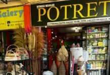 Siswi SMAN 3 Bireuen Berjalan Kaki 4,3 Km Ke Sekolah