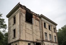 Roy Suryo Trending, UGM Ketinggalan, Apa Masalahnya?