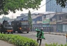 Mengapa Aksi Rakyat Tuntut DPR Dibubarkan