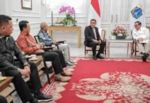 Pemprov DKI Bantu Mobil Sampah dan Damker untuk Pemkot Ambon