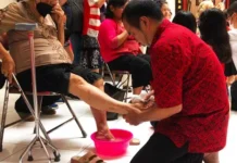Ritual Membasuh Kaki