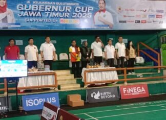 Resmi Dibuka, Kejuaraan Bulutangkis ”Gubernur Cup” Jawa Timur 2025