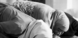 Sujud Terakhir di Balik Lumpur Bencana