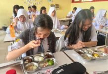 Logika Dangkal BGN: Menutup Lubang Pendidikan dengan Piring Makan