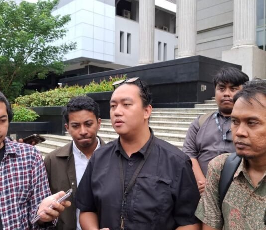 Teror Air Keras: Lonceng Kematian Kebebasan Sipil