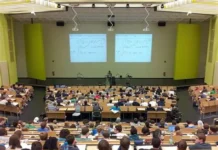 Manajemen: Metodologi Membangun Teori