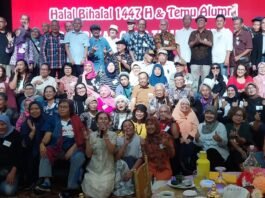 Di Ruang Redaksi yang Tak Pernah Padam