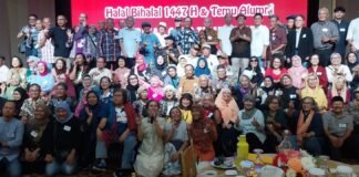 Di Ruang Redaksi yang Tak Pernah Padam