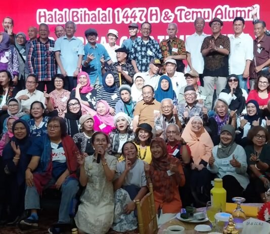 Di Ruang Redaksi yang Tak Pernah Padam