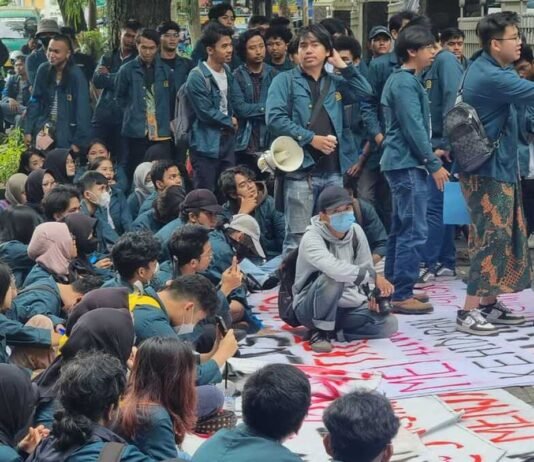 Bangladesh Telah Memberi Peringatan: Jangan Jadikan Pendidikan Khusus sebagai Jalur Istimewa Menuju Kekuasaan