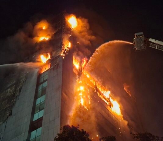 Gedung Bapenda DKI Jakarta Terbakar, Satu Orang Dievakuasi dari Lantai 15