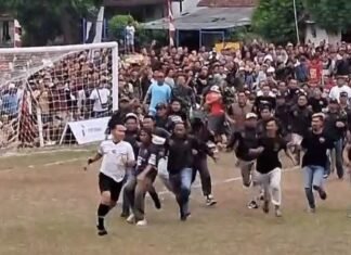 Suporter Tarkam Geram, Wasit Babak Belur