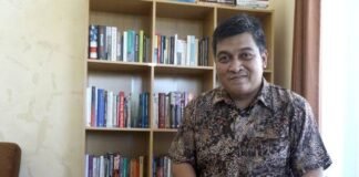Airlangga Pribadi Kusman: Ketika Intelektual Memilih Berdiri di Sisi Republik
