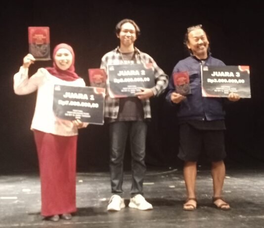 Teater Dengung, Sabet Juara 1 Festival Pertunjukan Puisi Se DIY-Jateng