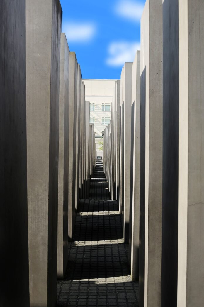 173612-berlin-2458684_1920