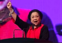 Pemakzulan Gibran: Kapan Megawati Menendang Bola di Kotak Penalti?